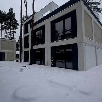 Варшавська вул.