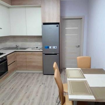 Практична вул., 1