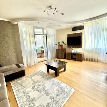 Юлії Здановської вул. (Ломоносова), 73-Г