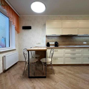 Львівська вул., 11