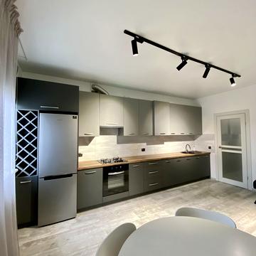 Весняна вул., 12