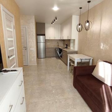 Героїв Майдану вул., 1