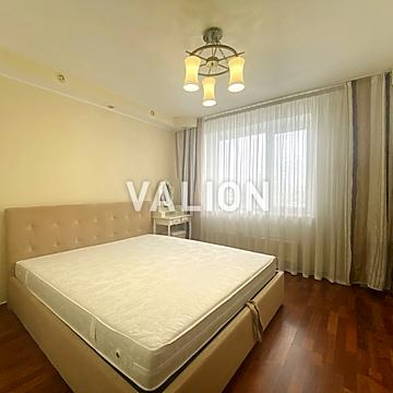 Миколи Бажана просп., 24/1