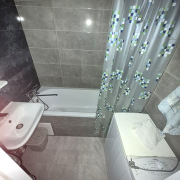 Чорнобильська вул., 12