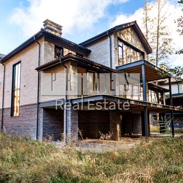 Центральна вул.