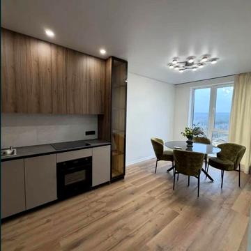 Університетська вул., 12