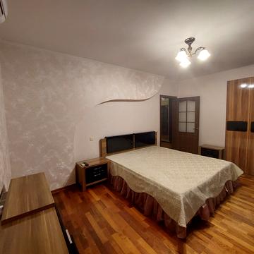 Валерія Лобановського просп. (Червонозоряний), 6-В