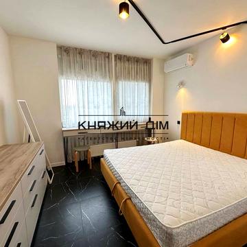 Зарічна вул., 6