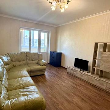 Тростянецька вул., 2