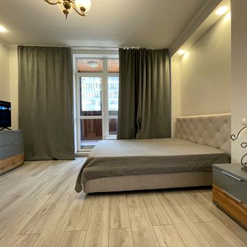 Андрія Верхогляда вул. (Михайла Драгомирова), 5