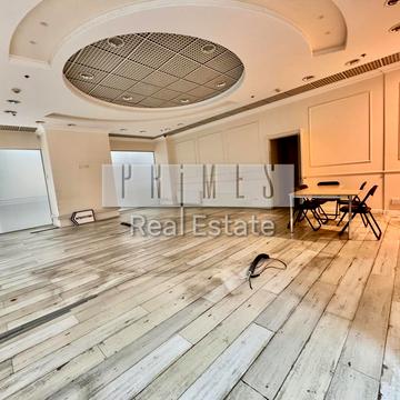 Богдана Хмельницького вул., 9