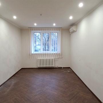 Володимира Івасюка просп. (Героїв Сталінграду), 20