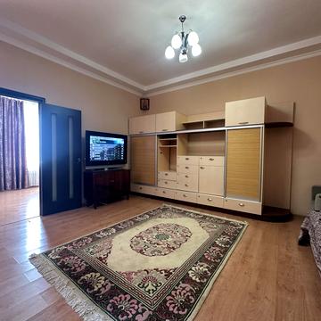 Михайла Грушевського вул., 39/3 к4