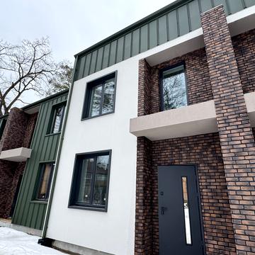 Варшавська вул.