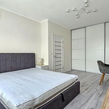 Бориса Гмирі вул., 18