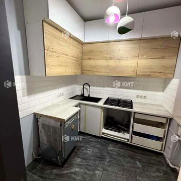 Спортивна вул., 18