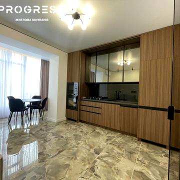 Августина Волошина вул., (Будинок 2)