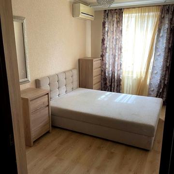 Героїв просп., 12