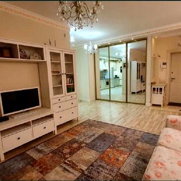 Валерія Лобановського просп. (Червонозоряний), 4-Б