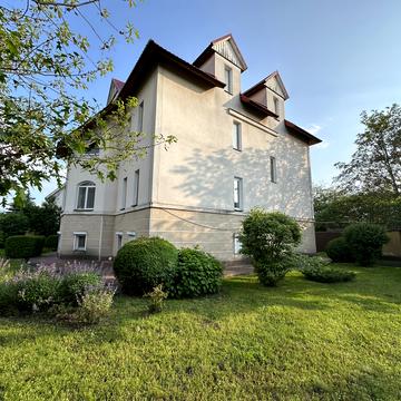 Каштанова вул., 48