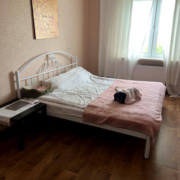 Академіка Глушкова просп., 9-Є