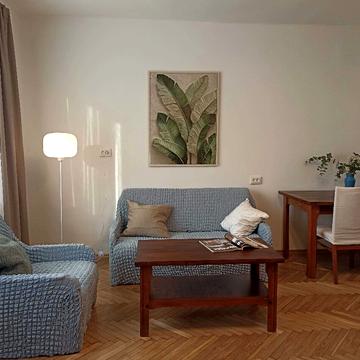 Олександра Довженка вул., 16