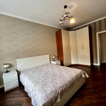 Соборний просп. (Леніна), 81