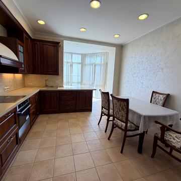 Володимира Івасюка просп. (Героїв Сталінграду), 26-А