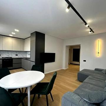 Володимира Івасюка вул., 10