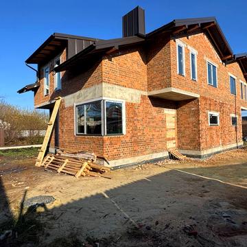 Сергія Банаха вул., 1