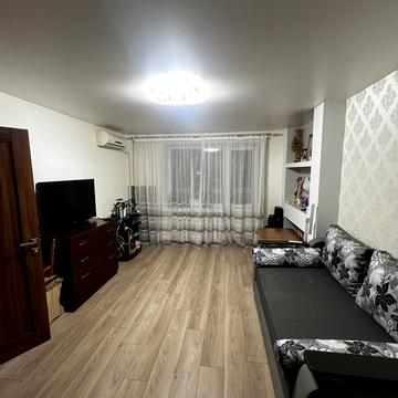 Героїв України вул. (Гагаріна), 6