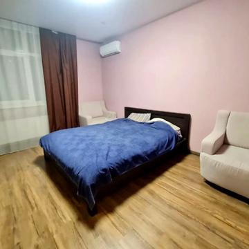 Освіти вул., 16