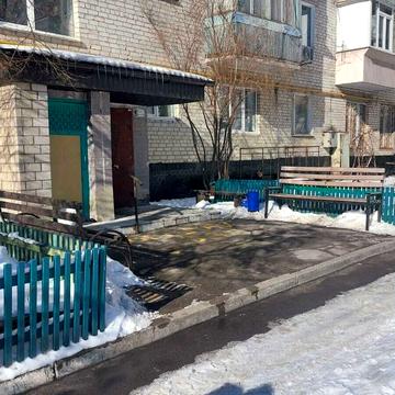 Меблева вул., 10