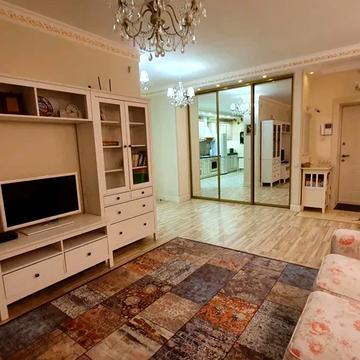 Валерія Лобановського просп. (Червонозоряний), 4-В