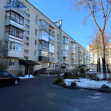 Кравчука вул., 12