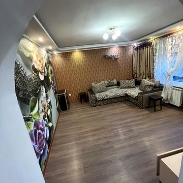 Грушевського вул., 27