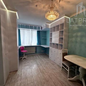 Естонська вул., 1/5