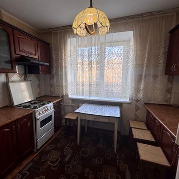 Зарічанська вул., 32