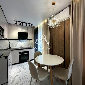 Центральний просп. (Лермонтова), 18