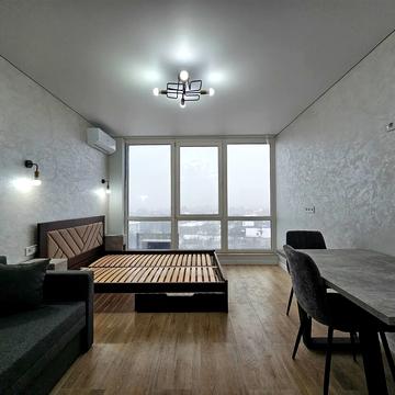 Романа Левицького вул., 4