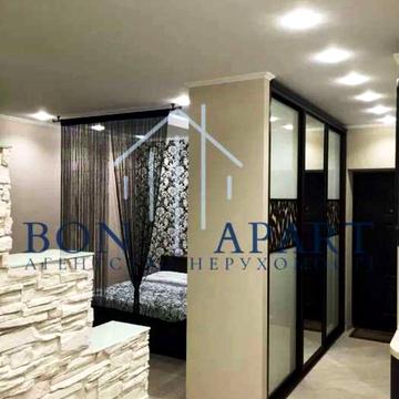 Героїв полку "Азов" вул. (Маршала Малиновського), 8