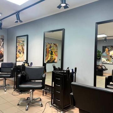 Коновальця, 145