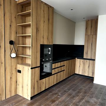 Причальна вул., 8