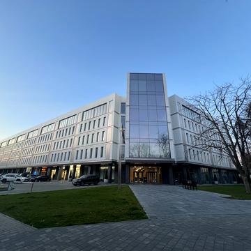 Пилипа Орлика просп. (Ілліча), 16