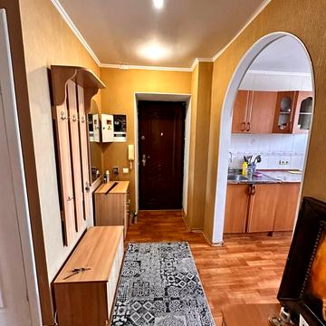 Варненська вул., 7в