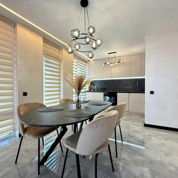 Романа Левицького вул., 4