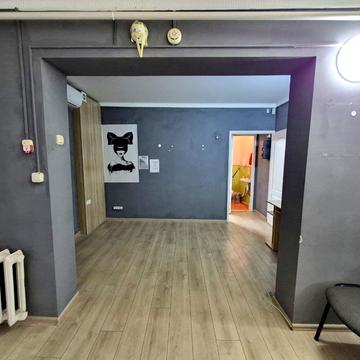Академіка Корольова вул., 74а