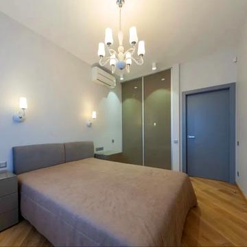 Саперне Поле вул., 12