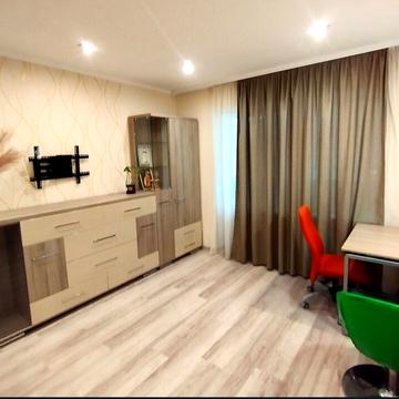 Вацлава Гавела бульв. (Івана Лепсе), 21-Б