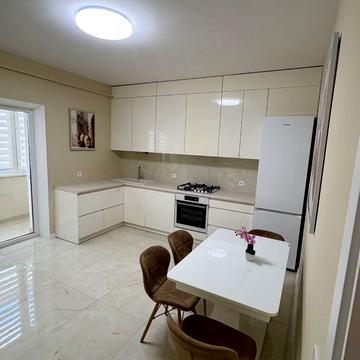 Тараса Шевченка вул., (Будинок 1)